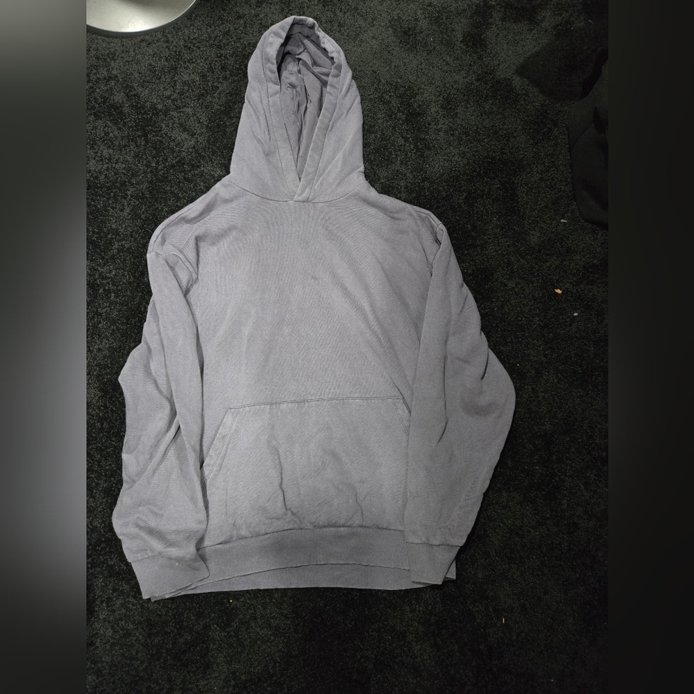 H&M Classic Gray Sweatshirt